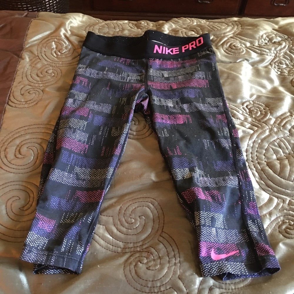 Nike girls active leggings